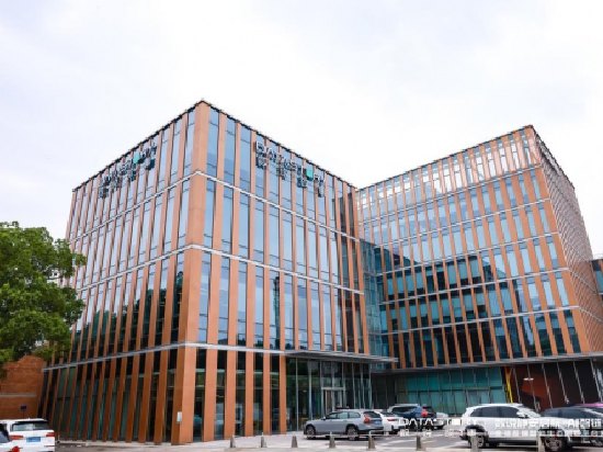 数说故事港股IPO:招股书存低级信披错误行业地位美化痕迹严重 递表前突击向管理层授出巨额股份支付